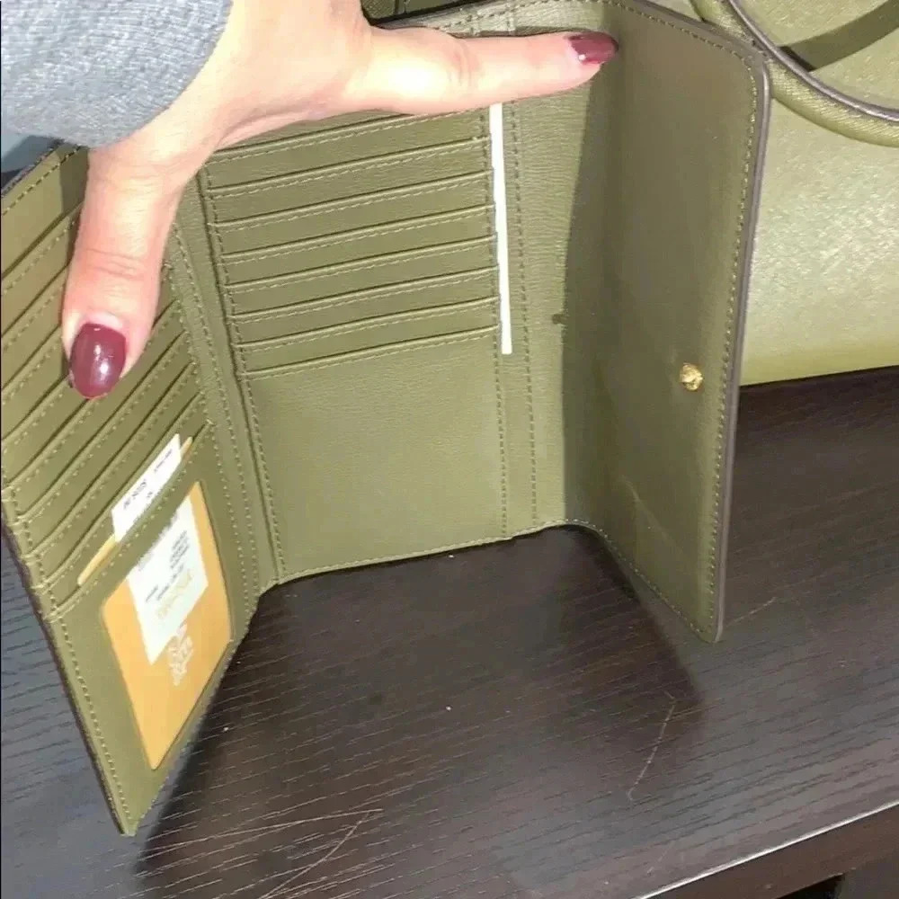 Michael Kors Ciara Duffle Solid olive green color set - Picture 12 of 15